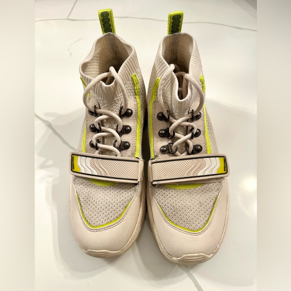 Coach designer chalk/multi C234 one strap size 7.5M